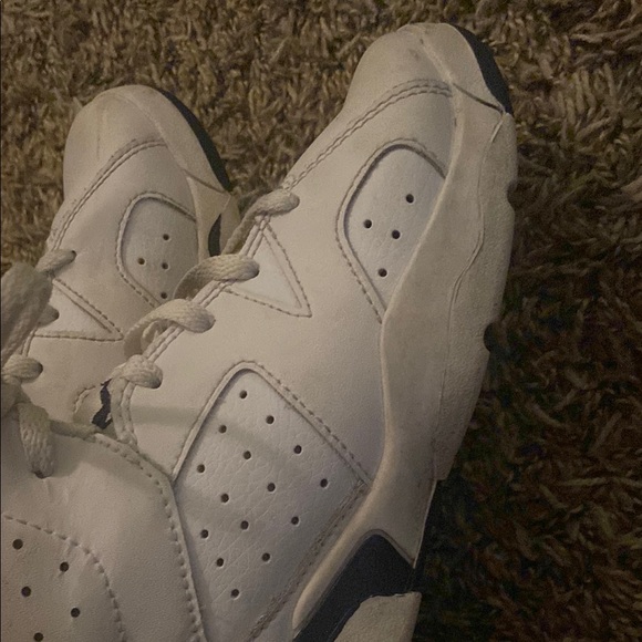 Jordan 6 - SIZE 2 Kids - Hightop, White and Navy Sneakers - Picture 5 of 6